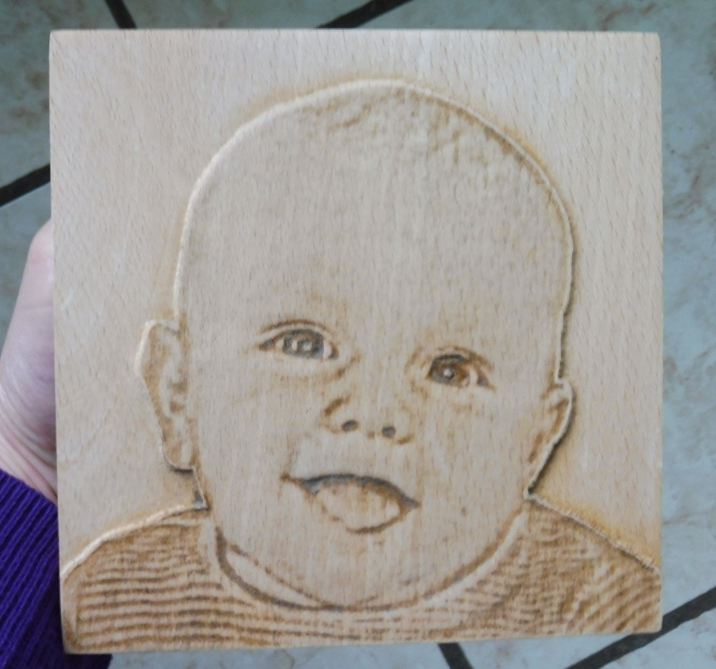Portrait sculpté sur bois massif en 3D pour 1 visage