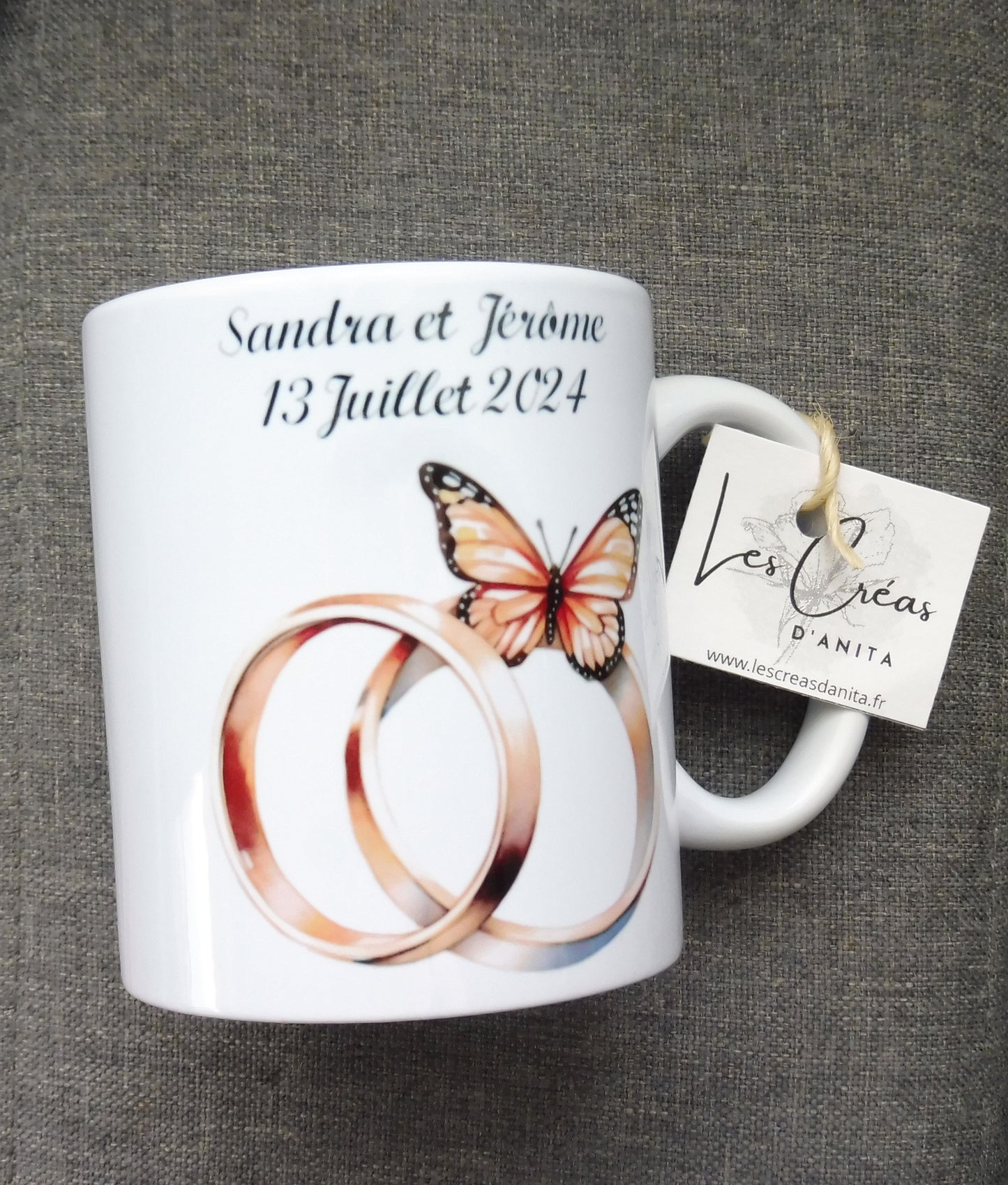 Personalized mug with wedding rings