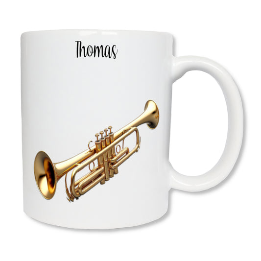 Mug personnalisé en céramique blanc avec un prénom en haut et une trompette
