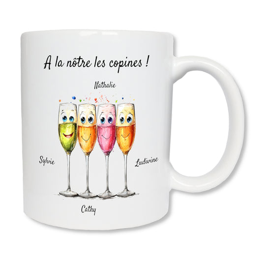 Mug blanc en céramique avec un dessin représentant 4 verres à champagne l'un à côté de l'autre qui sourient. Cadeau amies, amitié