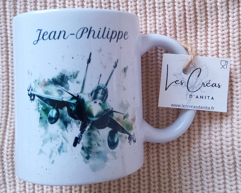 Tasse blanche en céramique imprimé avec un avion de chasse de face, qui vole et un texte - Cadeau idéal pour une fête des pères