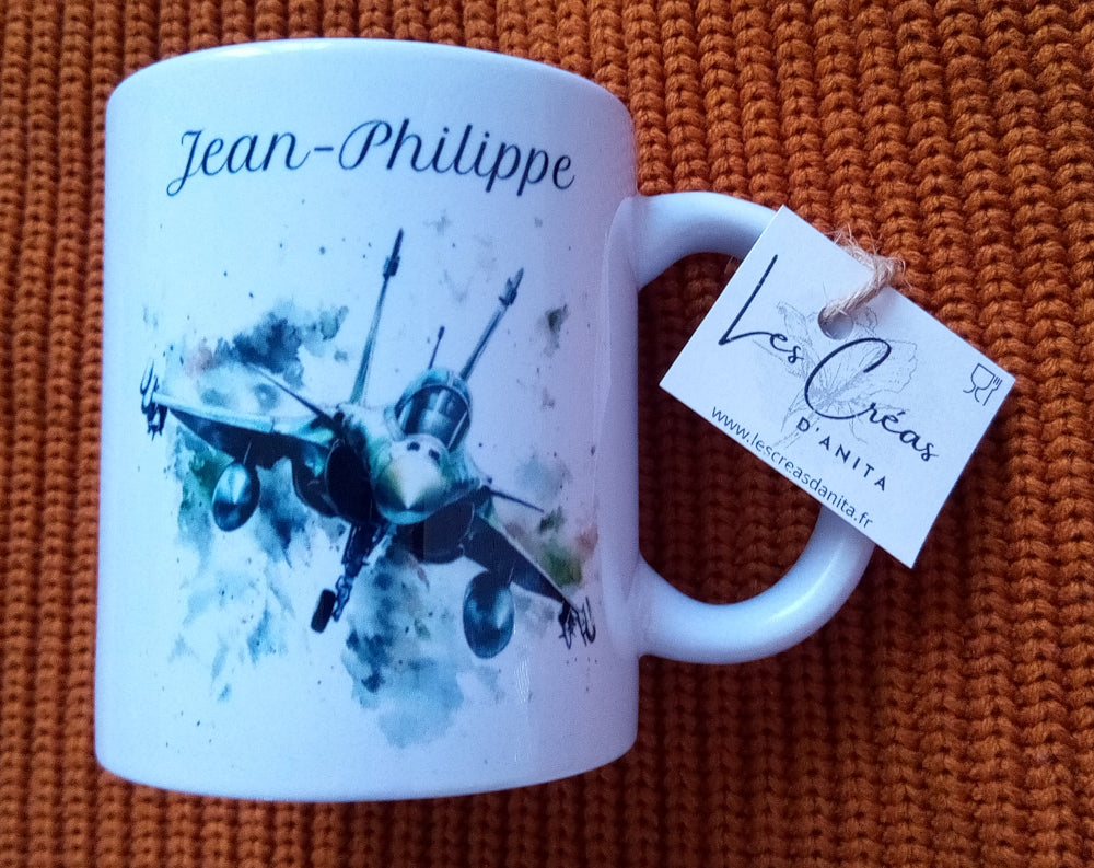 Mug de 325 ml personnalisé avec un avion ,de chasse qui vole