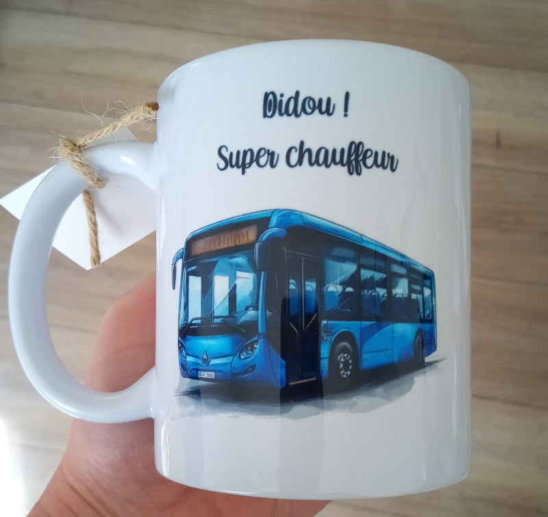 Mug blanc en céramique de 325 ml avec un bus bleu de profil et personnalisé avec un texte. Idée cadeau pour papa - Fête des pères