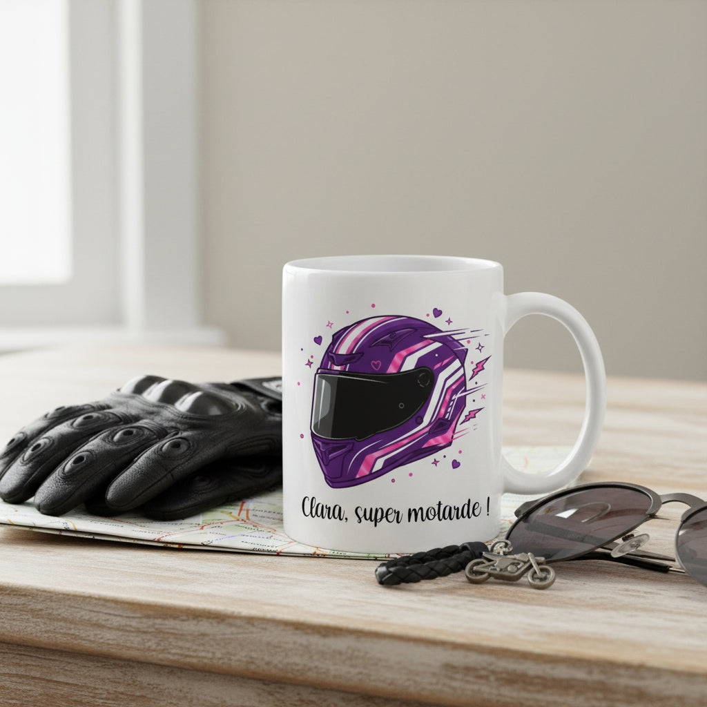 Mug motarde personnalisé casque rose violet – idée cadeau femme passionnée de moto

