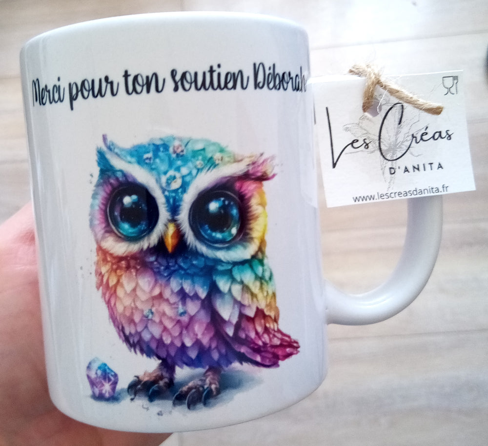 Mug personnalisé de 325 ml en céramique blanc imprimé avec un prénom et une chouette diamantée de face - Cadeau fête des mères