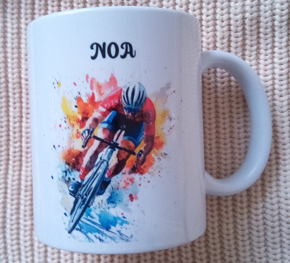 Mug blanc en céramique de 325 ml avec un dessin représentant un homme qui fait du vélo. Cadeau cycliste - Fête des pères