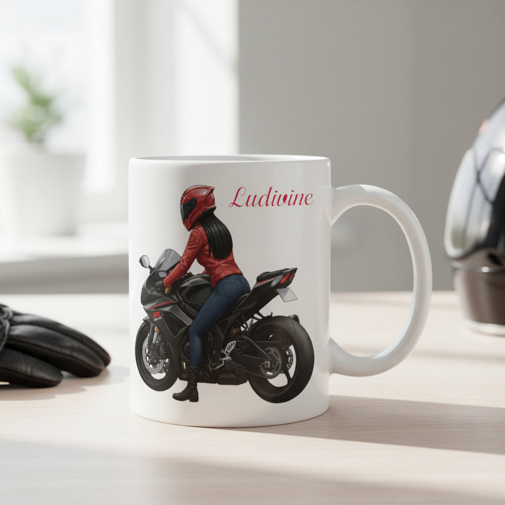 Tasse personnalisée en céramique 325 ml avec femme motarde de profil sur sa moto - Idée cadeau unique