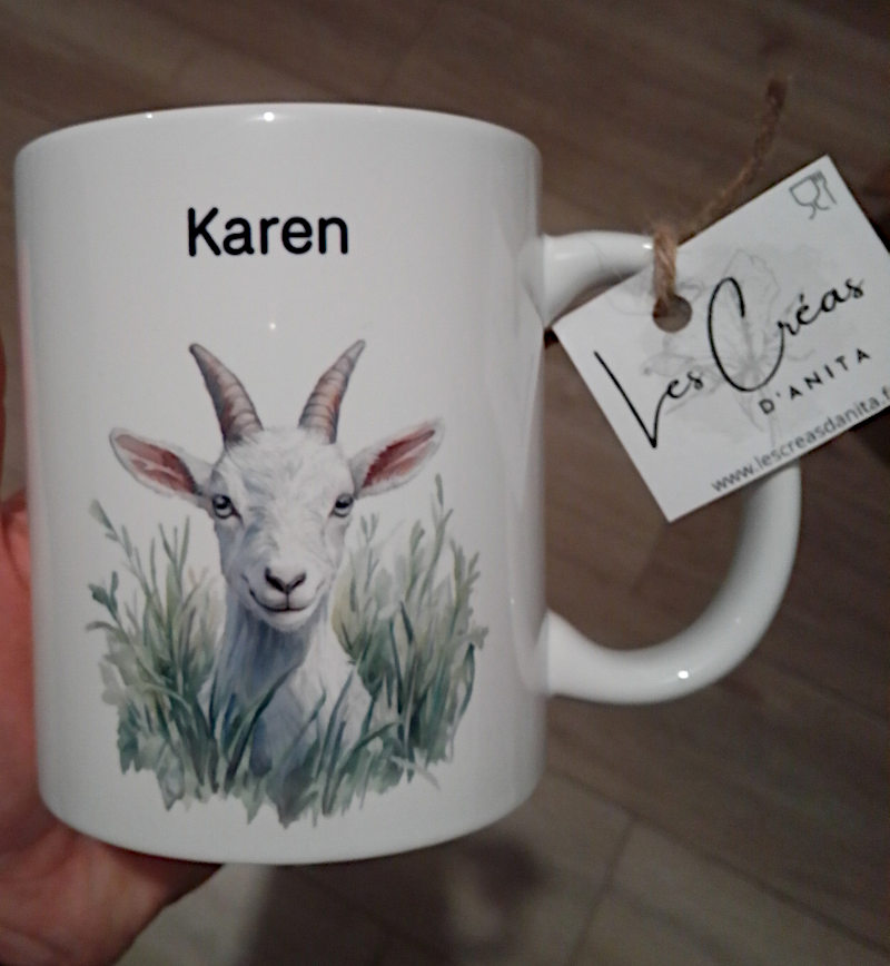 Mug blanc avec une chèvre blanche et personnalisé avec un prénom - Cadeau pour éleveur caprins