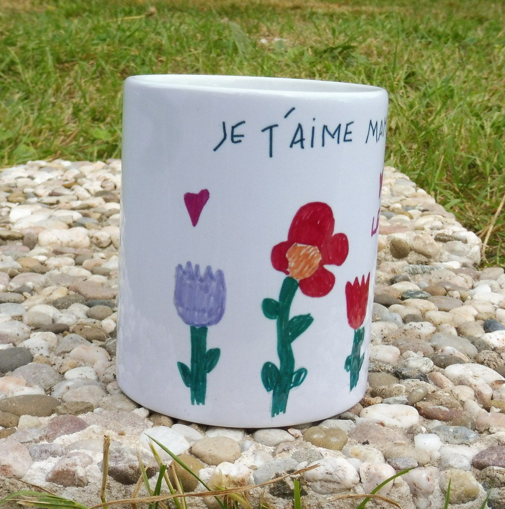 Mug dessin enfant imprimé haute qualité — souvenir précieux à conserver
