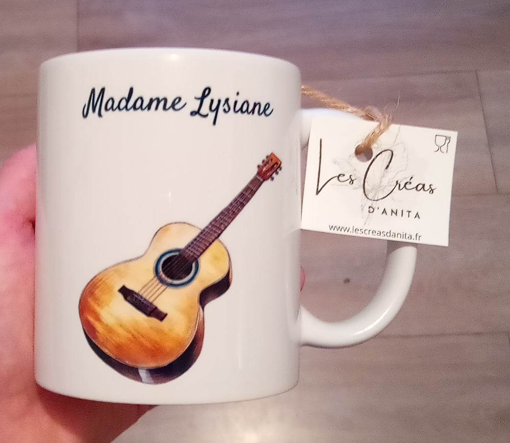 Mug guitare acoustique personnalisé - idée cadeau guitariste
