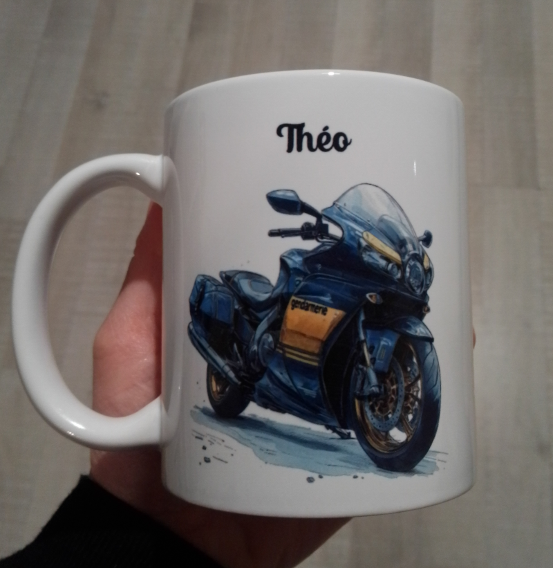 Mug en céramique 325 ml avec moto de gendarmerie et personnalisé avec un prénom - Cadeau noël, anniversaire gendarme