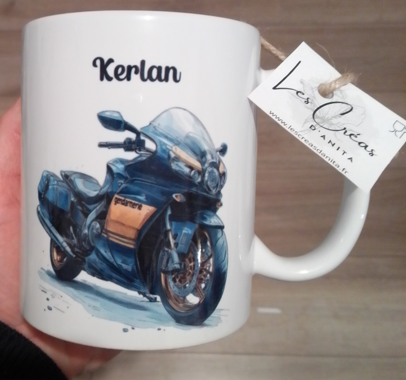 Mug en céramique blanc de 325 ml imprimé avec une moto de gendarmerie et personnalisé avec un prénom - Cadeau idéal pour gendarme