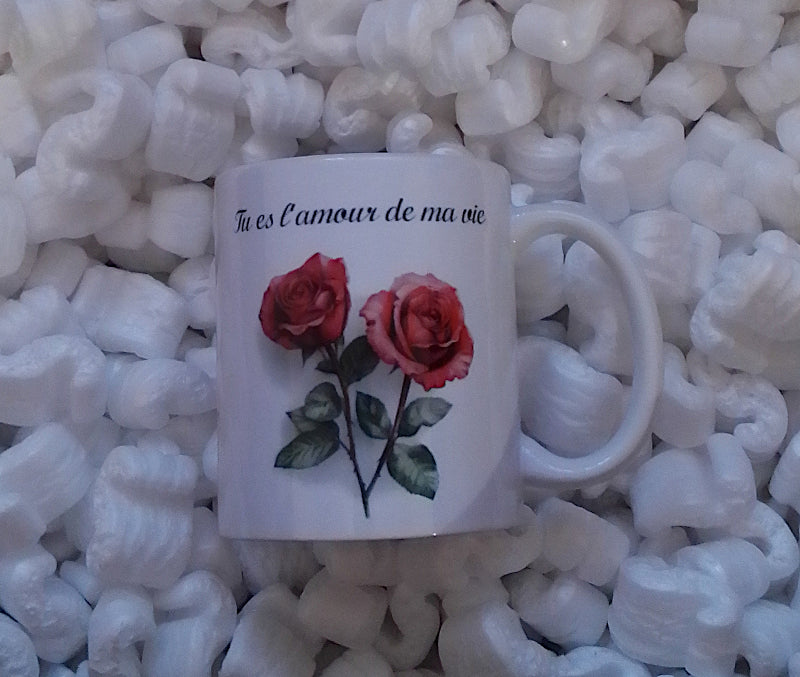 Mug personnalisé roses rouges couple avec prénoms - idée cadeau Saint-Valentin
