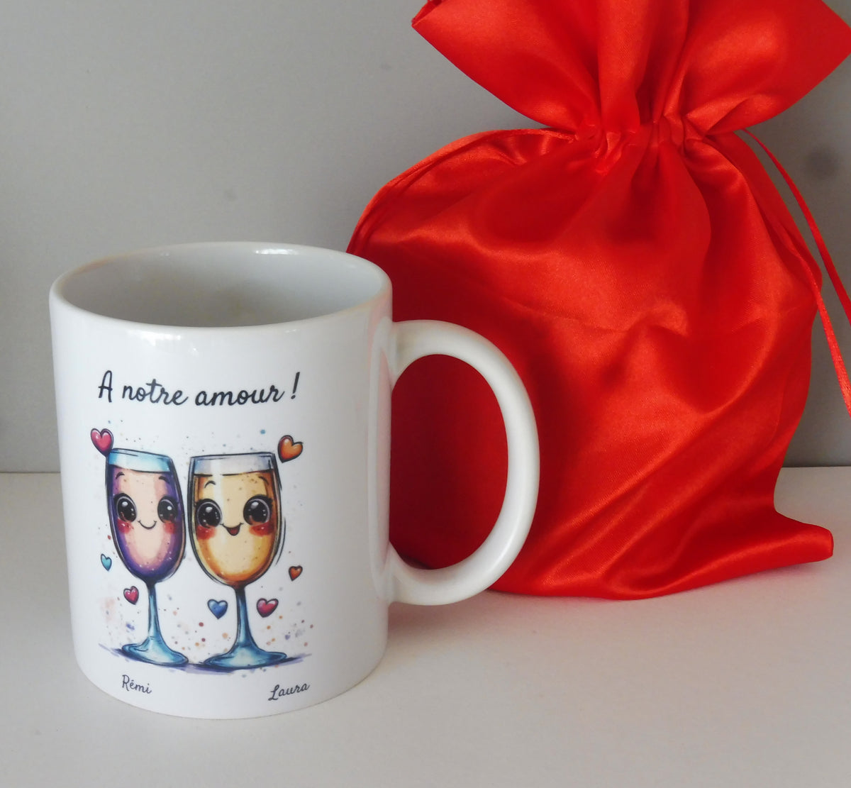 Mug blanc céramique avec deux verres à champagne - Idée cadeau mariage - Anniversaire de rencontre - Amoureux