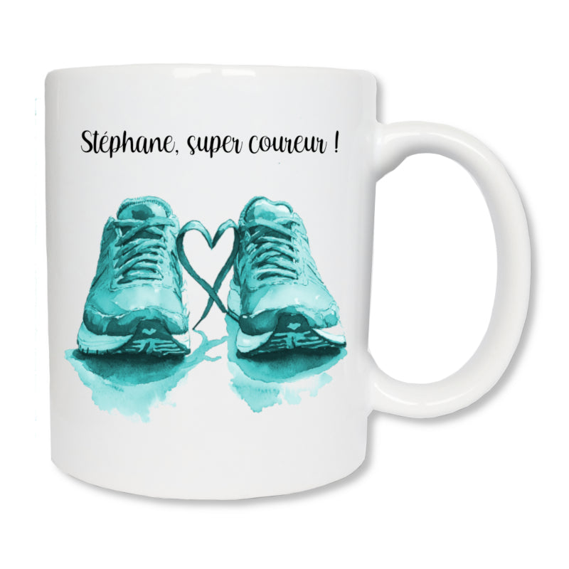 Mug blanc personnalisé en céramique 325ml avec une paire de basket de sport vertes et un texte
