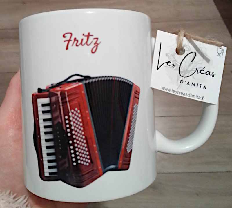 Personalized accordion mug